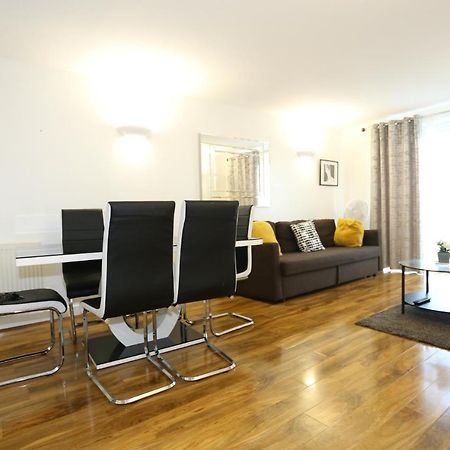 Lovely View 2 Beds 2 Bath Apartment, Лондон Екстериор снимка