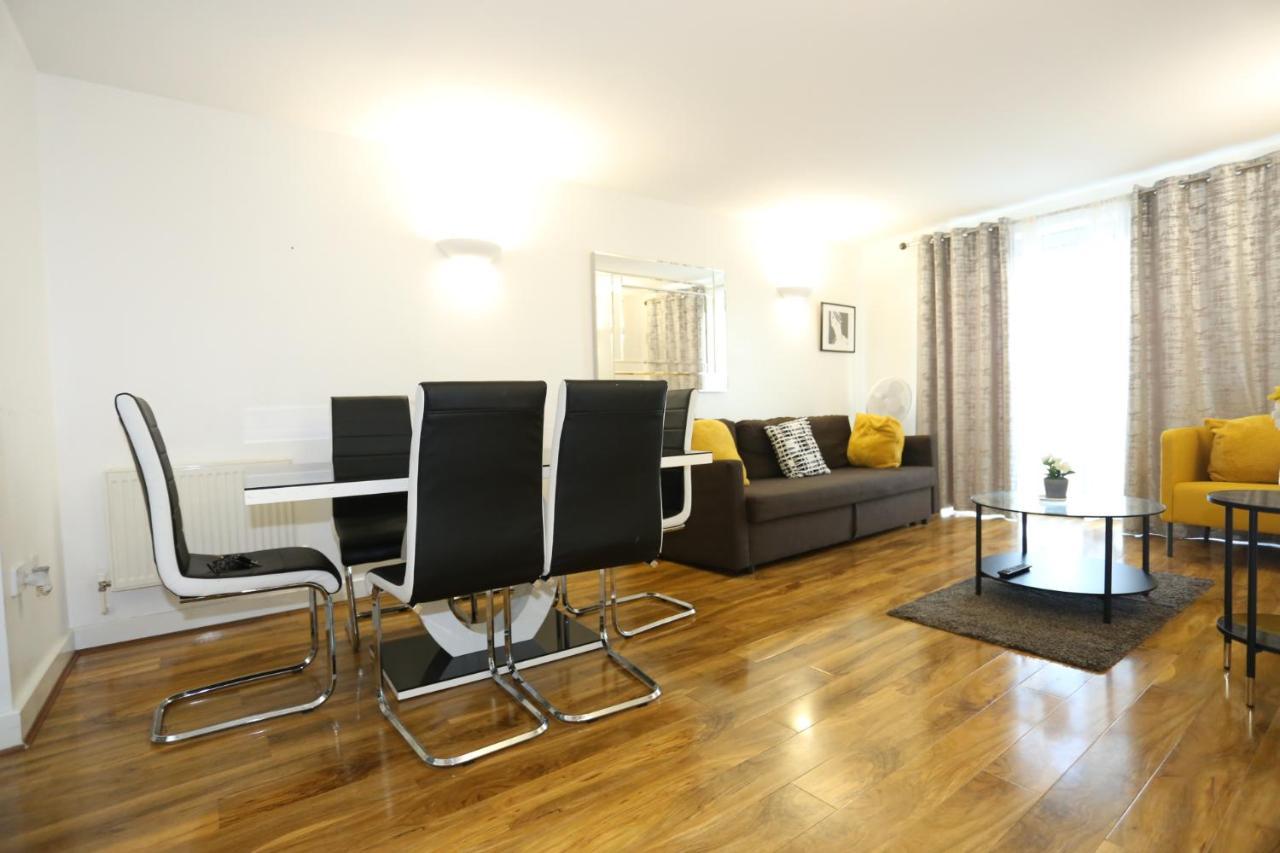 Lovely View 2 Beds 2 Bath Apartment, Лондон Екстериор снимка