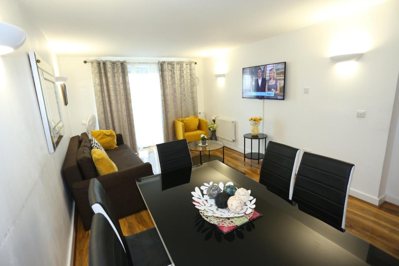 Lovely View 2 Beds 2 Bath Apartment, Лондон Екстериор снимка