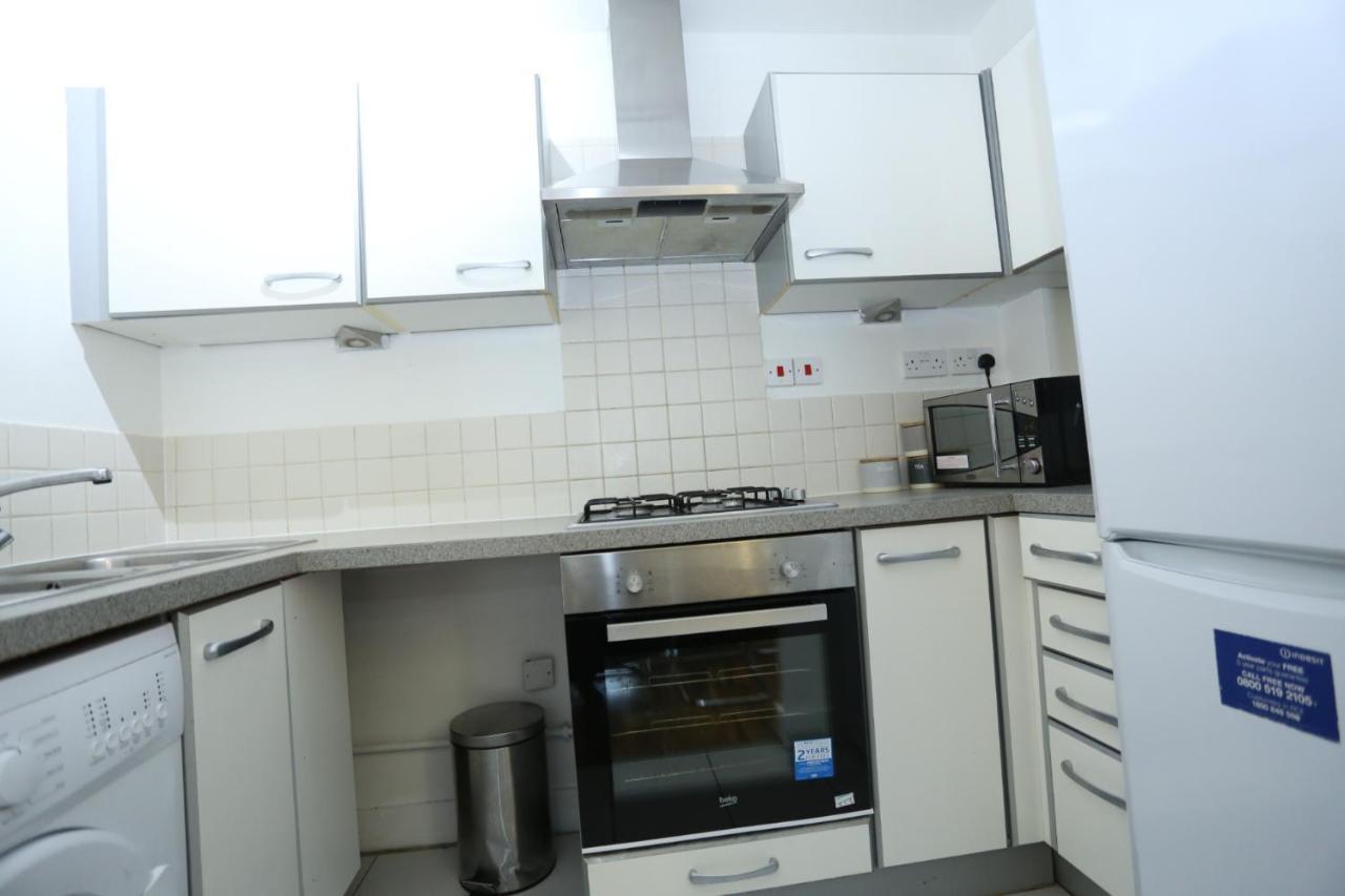 Lovely View 2 Beds 2 Bath Apartment, Лондон Екстериор снимка