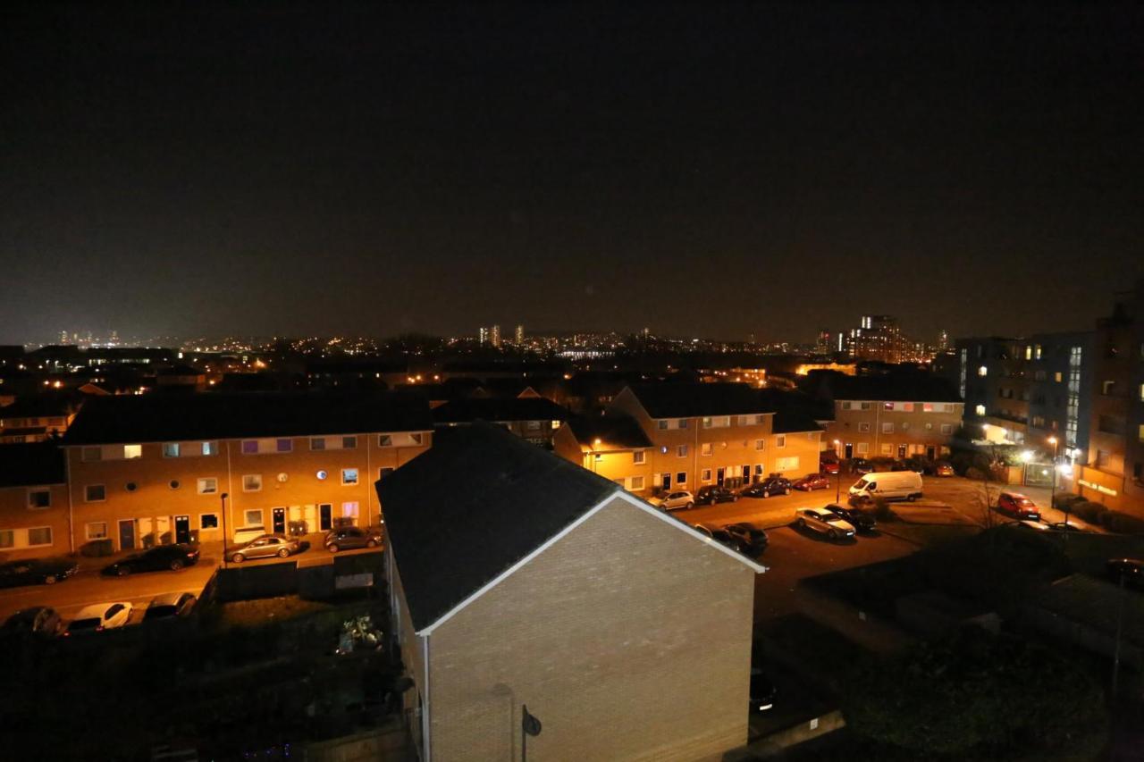 Lovely View 2 Beds 2 Bath Apartment, Лондон Екстериор снимка